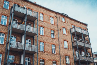 Yan komşu sundurma ile kentsel dairelerin geri