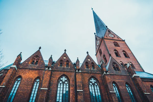 Kilise geometrik oyma türü windows ile