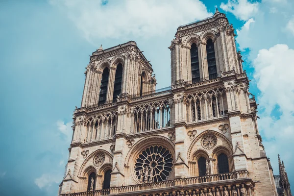 Ornate church with two towers and arched windows — Stock Photo, Image