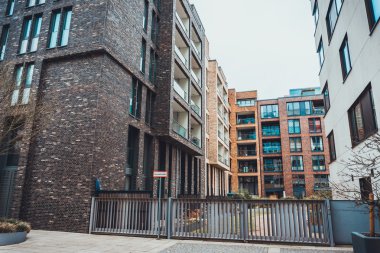 Kapı driveway düşük açılı görünüş