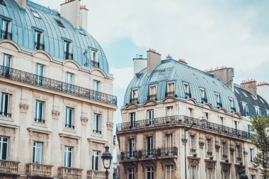 Bina dış dormer ve dam penceresi windows ile