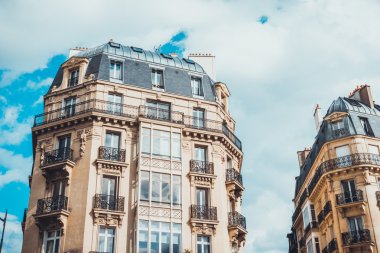 Apartman kutusu bay windows ile