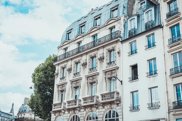 Kant van de luxe appartement exterieur met vat dak — Stockfoto