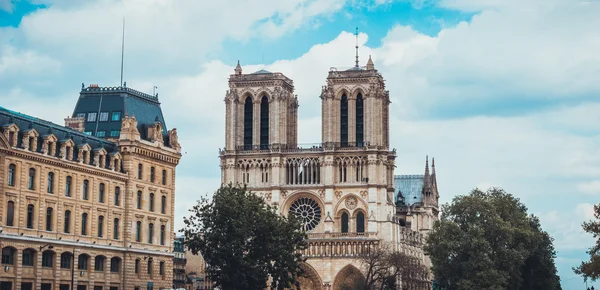 Exteriör ansikte i Notre Dame i Frankrike — Stockfoto