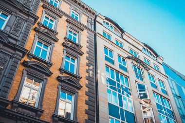 Eski ve yeni inşaat daire