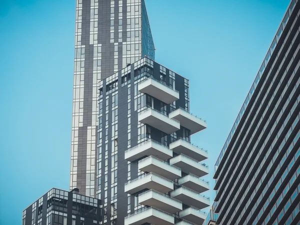 Krásná a moderní mrakodrap — Stock fotografie