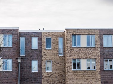 Apartman ayrıntı ile tuğla dış