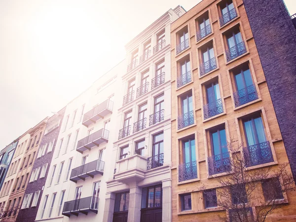 City apartments during bright sunny day — Stock Photo, Image