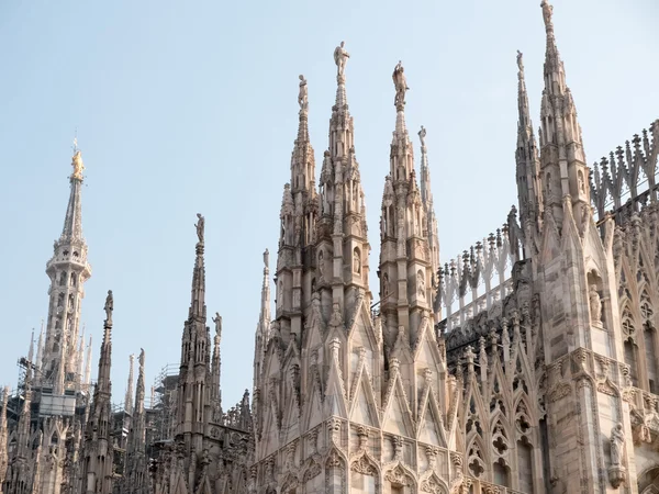 Spire Gotiche Italiane del Duomo Storico di Milano — Foto Stock