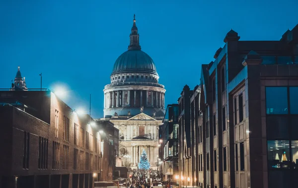 Kilátás Londoni Utcán Szent Pál Székesegyház Éjjel Karácsonyi Szezonban Egy — Stock Fotó