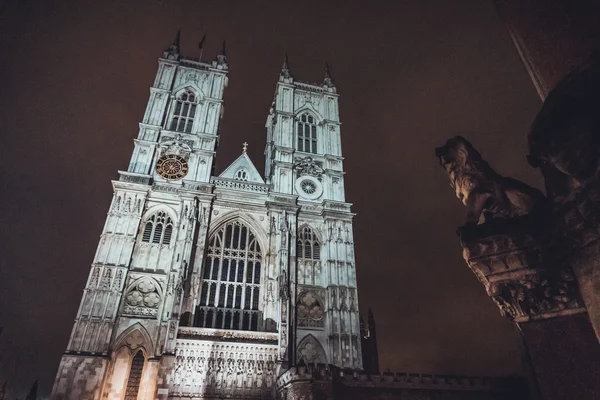 Vista Nocturna Catedral Westminster Londres Reino Unido Con Fachada Gótica —  Fotos de Stock