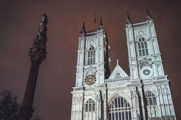 Gotische Gevel Van Westminster Abbey Londen Nachts Verlicht Een Populaire — Stockfoto