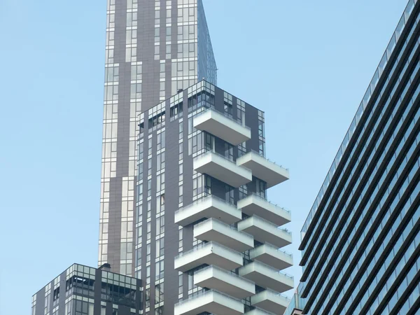 Detalhe Arquitetônico Dos Modernos Edifícios Residenciais Urbanos Highrise Com Varandas — Fotografia de Stock