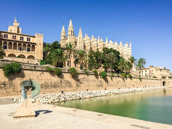 Güneşli Bir Yaz Gününde Seu Palma Katedrali Sahil Manzarası Mallorca — Stok fotoğraf