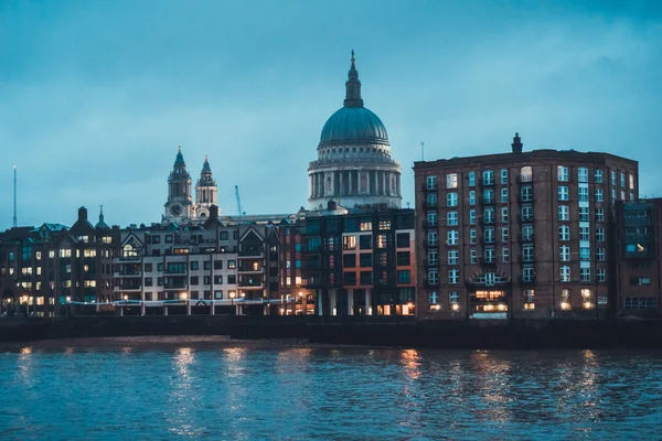 Dome Spires Historic Pauls Cathedral Low Rise Waterfront Buildings Thames — Stock Fotó