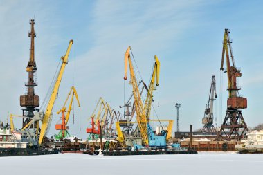 Bağlantı noktası vinç. Rusça