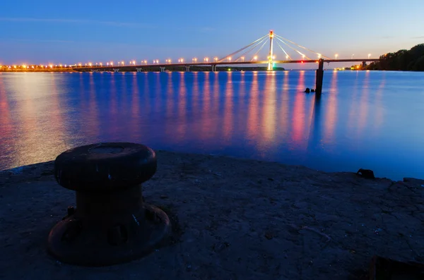 Paisagem noturna de rio — Fotografia de Stock