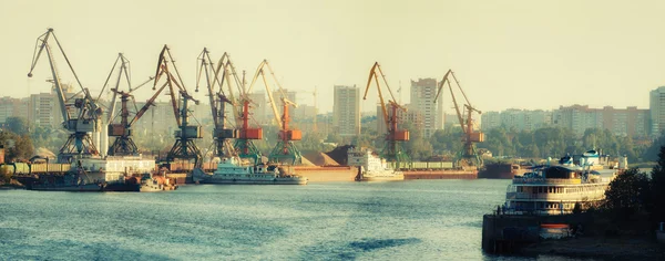 Nehir Limanı akşam ışık