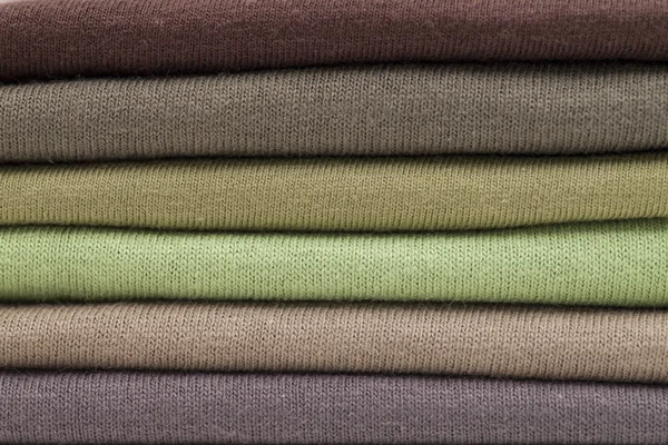 Yeşil ve kahverengi gömlek