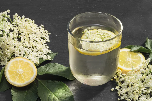 Importkontrollen fläder saft Stockbild