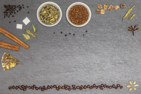 Collecion çay, baharat ve kahve çekirdekleri f ile birkaç tür