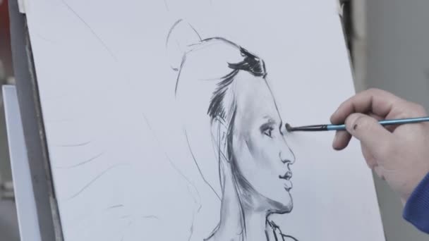 土耳其伊斯坦布尔街头艺术家用黑色铅笔描绘的肖像 2021年7月5日 — 图库视频影像