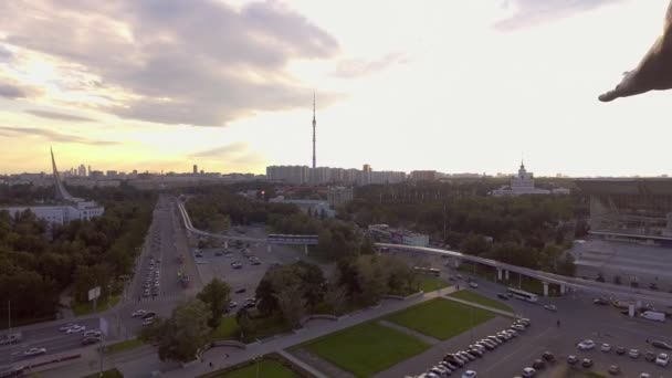 Trabalhador e fazenda coletiva menina trabalhador monumento e kolkhoz mulher em Moscou — Vídeo de Stock