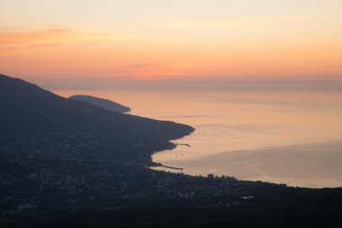 Kırım'da, deniz, kara