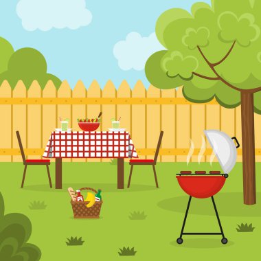 Arka bahçede öğle yemeği. Bahçede barbekü.