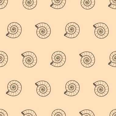 Deniz kabuklarıyla kusursuz desen. Kraft arka planında elle çizilmiş vektör çizimi. Paket kağıdı, tekstil veya kumaş tasarımı.