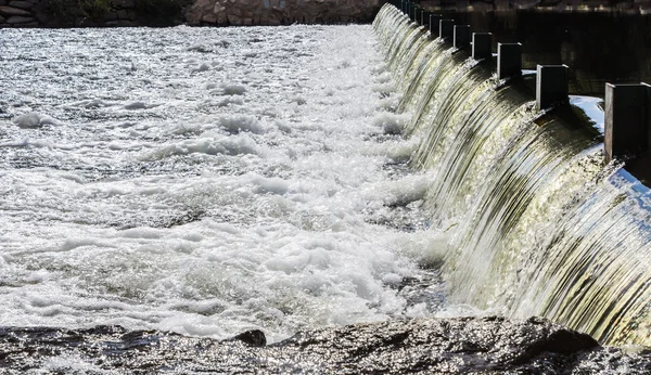 Barrage sur la rivière — Photo