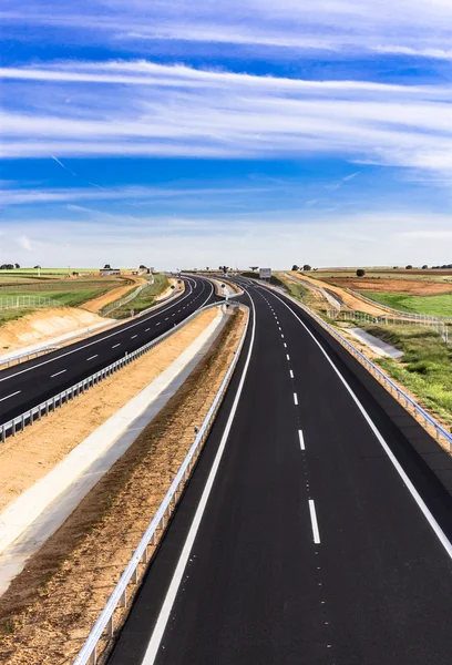 Yeni kullanılmayan otoyol