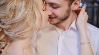 Şık iç beatiful gelin ve damat. Serenity