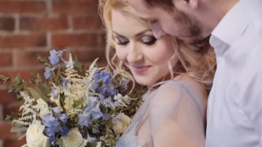 Şık iç beatiful gelin ve damat. Serenity