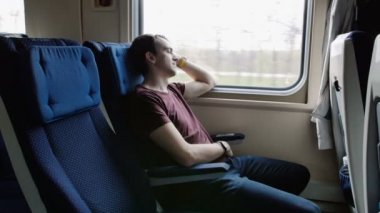 Adam tren sürme smartphone ile