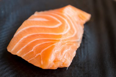 Bir parça somon balığı