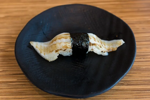 Ein Stück Engawa Sushi — Stockfoto