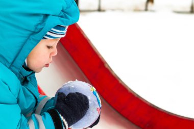 küçük çocuk kış