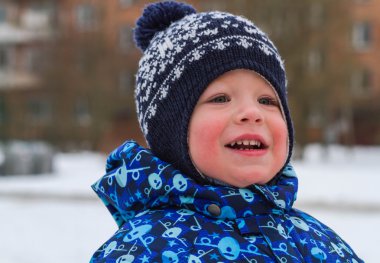 küçük çocuk kış