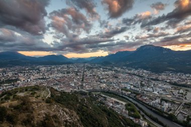 Jala Dağı 'ndan beri Grenoble Görünümü