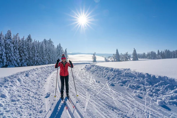 Beautiful Active Senior Woman Cross Country Skiing Fresh Fallen Powder — Stock Photo, Image