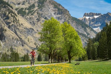 Oberstdorf yakınlarındaki Oy Tal Vadisi, Allgau Alpleri, Bavyera, Almanya