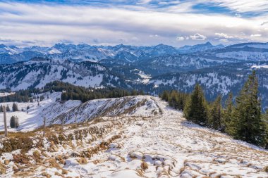 Balderschwang, Bavyera, Almanya yakınlarındaki Allgaeu Alplerinde kış manzarası
