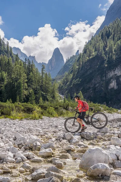 Hübsche Seniorin Mit Ihrem Elektro Mountainbike Fischleintal Den Sextner Dolomiten — Stockfoto