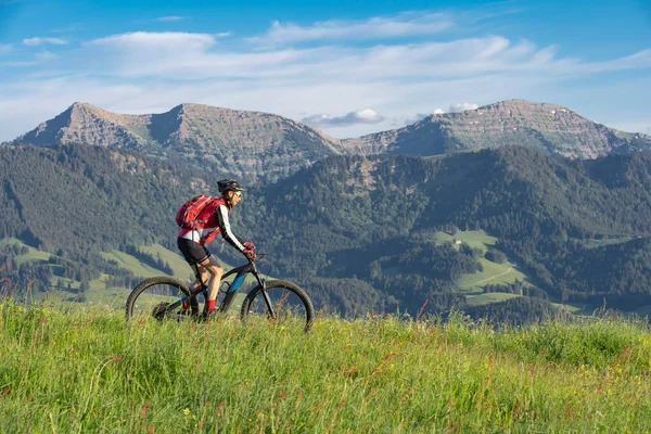 Pretty Senior Woman Riding Her Electric Mountain Bike Mountains Oberstaufen — Stock Photo, Image