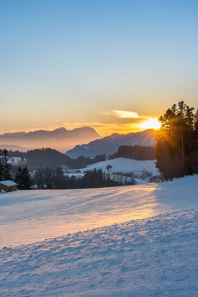 Zachód Słońca Bregenzer Wald Obszarze Vorarlberg Austria Spektakularnym Widokiem Górę — Zdjęcie stockowe