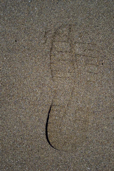 Kumsalda ayak izleri