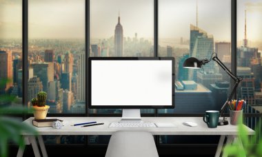 Mockup için yalıtılmış bilgisayar ekranı. Lamba, tesis, klavye, fare, kalem, masa üzerinde kitap ile Ofis iç.