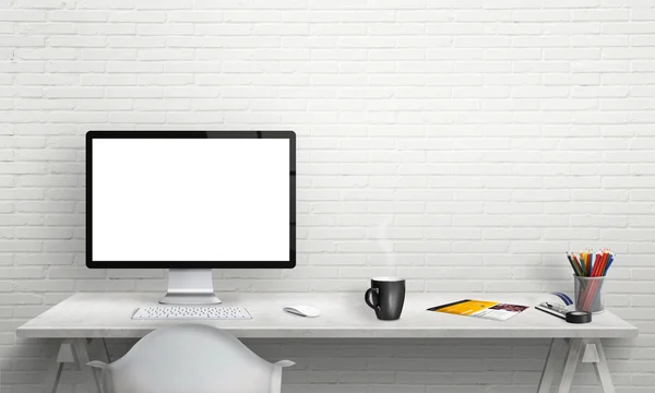 Isoliertes Computerdisplay für Attrappen im Büroinnenraum. Schreibtisch mit Tastatur, Maus, Kaffeetasse, Papier, Bleistift. Freiraum an der Wand für Text. — Stockfoto