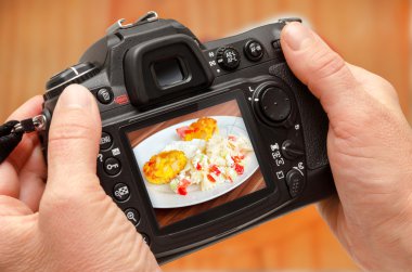 Oturum sırasında kamera ekranında izole gıda fotoğrafı. Stok fotoğrafçılığı yapma.
